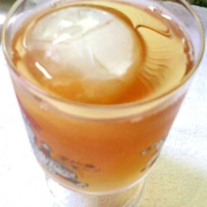 リンゴシロップの紅茶割りジュース
